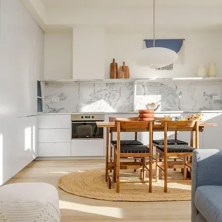 Modern & Bright - Mercado 22 By Lisbeyond *