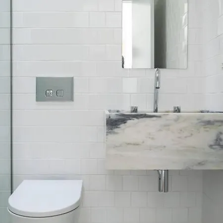 Modern & Bright - Mercado 22 By Lisbeyond * 法鲁区